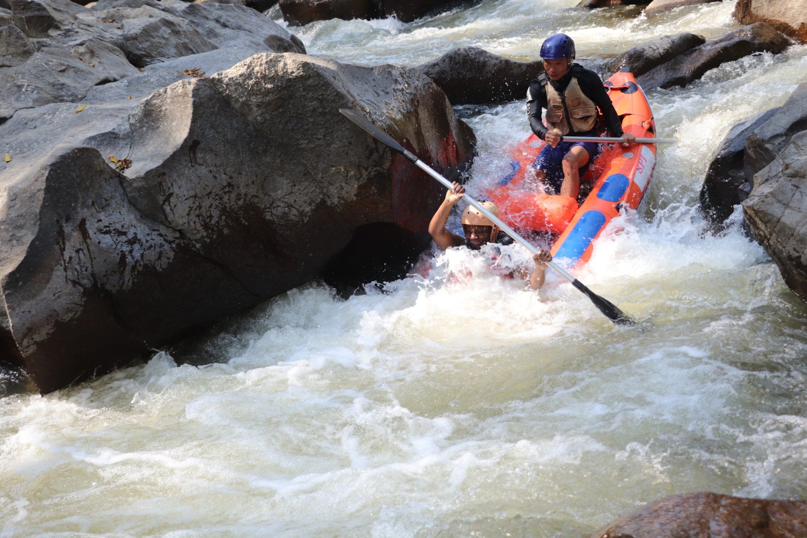 Big waves whilst white water rafting on the Mae Taeng River 